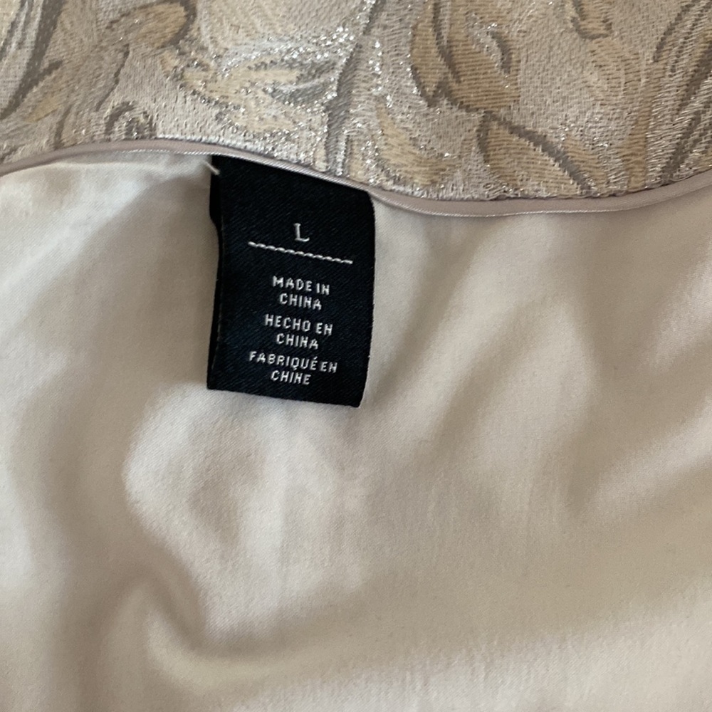 White House Black Market Puffer Vest Large EUC - Picture 11 of 12